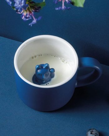 【德國 DONKEY】幸運招財貓造型彩色馬克杯 – 深藍色