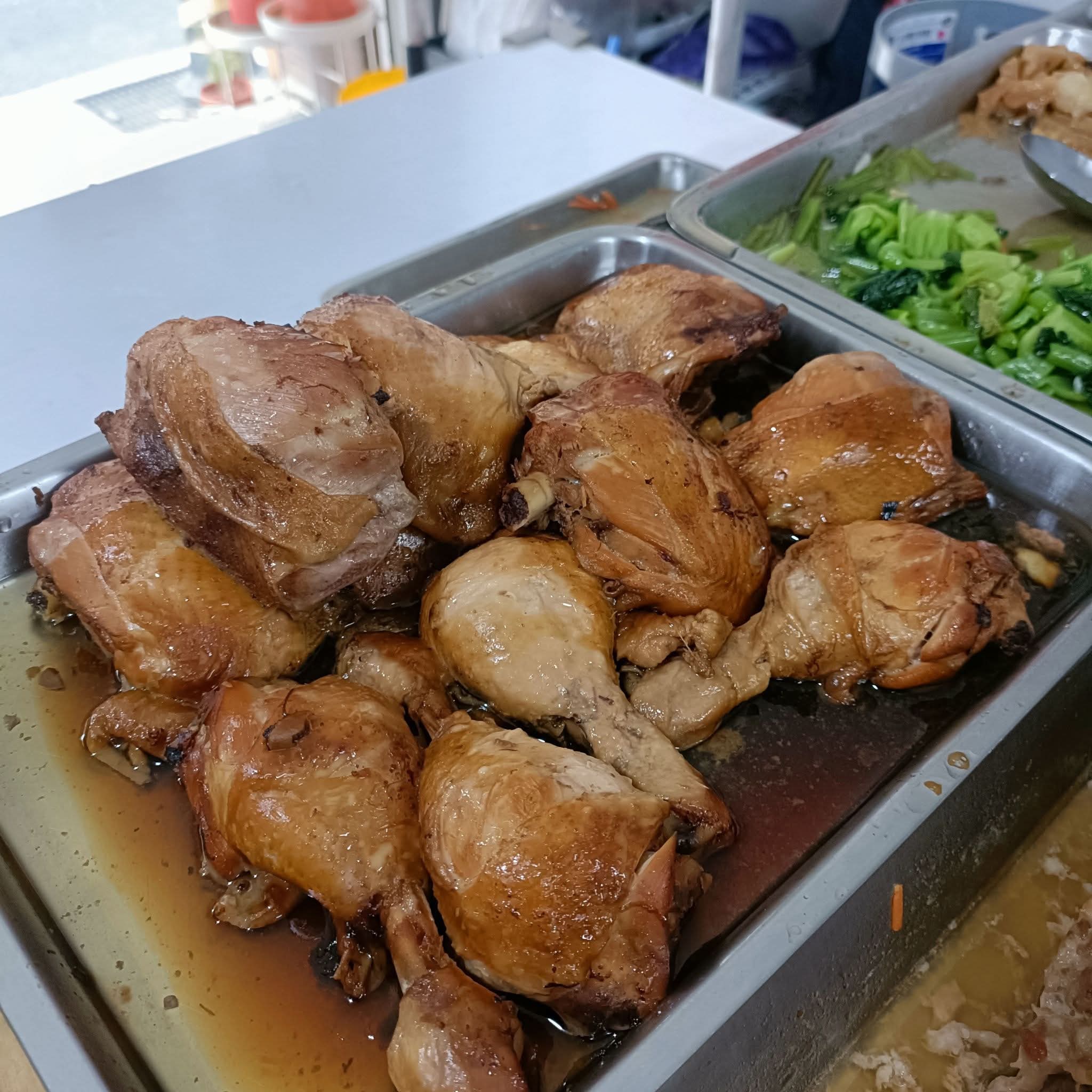 大光明福溢麵攤(雞腿)