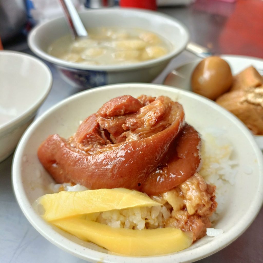 台中阿彬爌肉飯