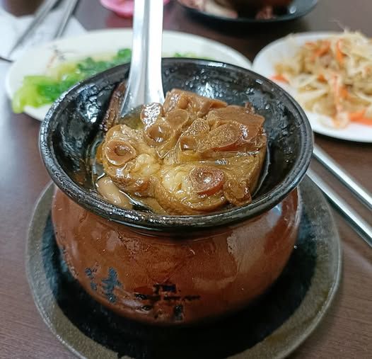 甕中甕炭火煨湯